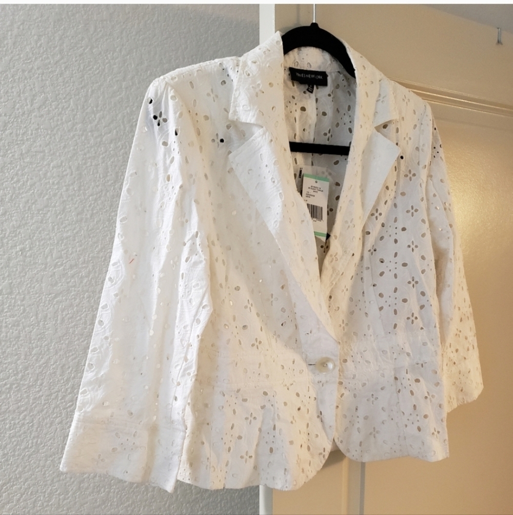 Jones New York Elegant White Eyelet Blazer NWT